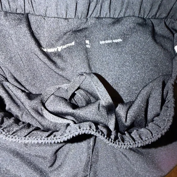 Old Navy Active Black Shorts - Picture 6 of 6